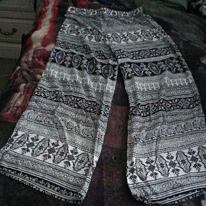 Woman Sans Souci Pants